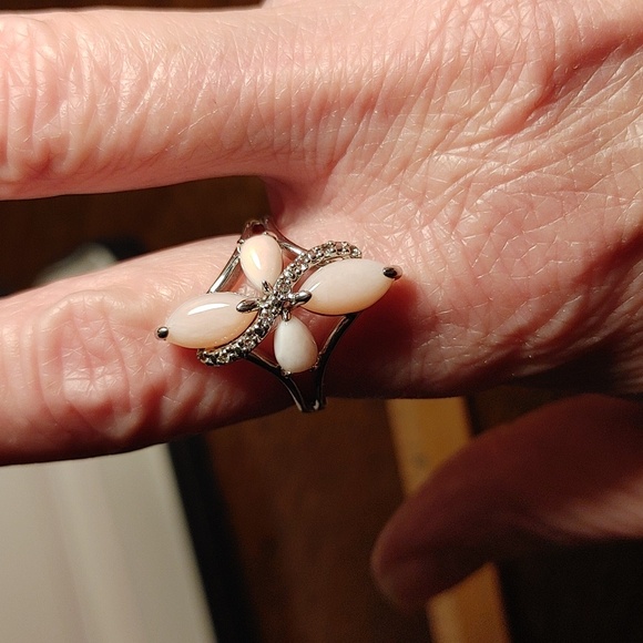 Vintage DK Coral and Tiny Diamonds in 925 Band Ring Size 8.25 to 8.5 - Picture 2 of 15